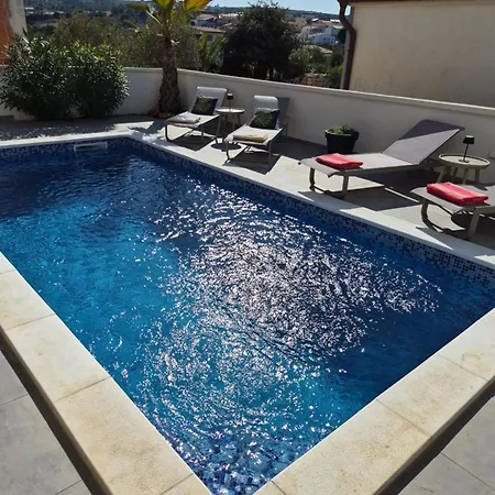Vivavir With 2x E-scooter, Private Pool & Grill