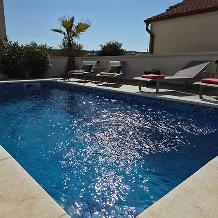 Vivavir With 2x E-scooter, Private Pool & Grill Ferienhaus