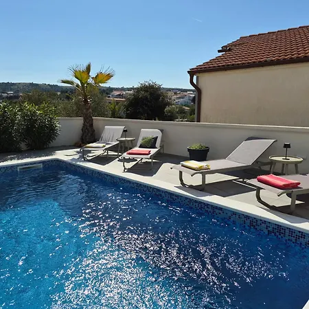 Vivavir With 2x E-scooter, Private Pool & Grill Ferienhaus *