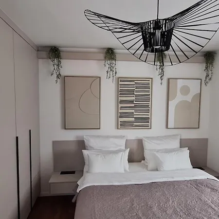 度假居 Vivavir With 2x E-scooter, Private Pool & Grill 维尔