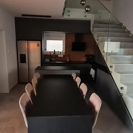 Vivavir With 2x E-scooter, Private Pool & Grill *