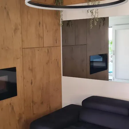 Vivavir With 2x E-scooter, Private Pool & Grill