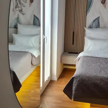 Vivavir With 2x E-scooter, Private Pool & Grill
