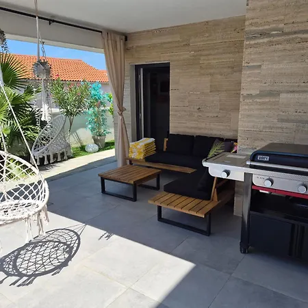 Vivavir With 2x E-scooter, Private Pool & Grill 펜션